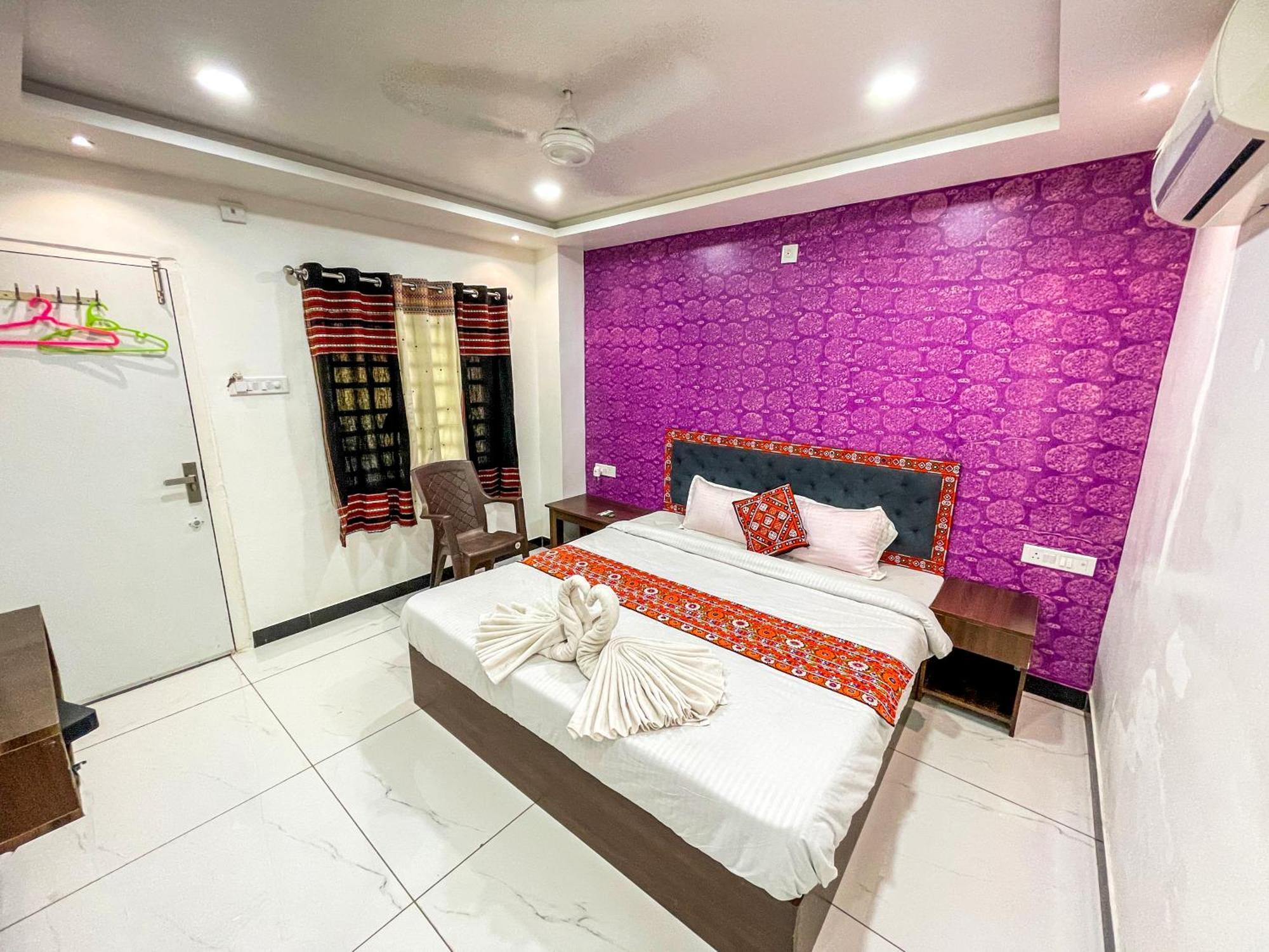 Stay Guru Resort Farm Villa Bhuj Bagian luar foto