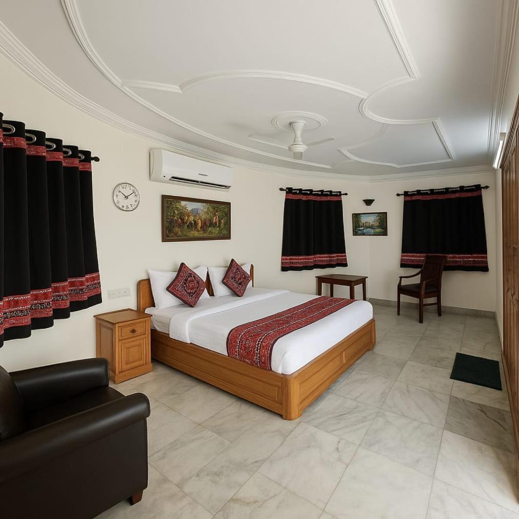 Stay Guru Resort Farm Villa Bhuj Bagian luar foto