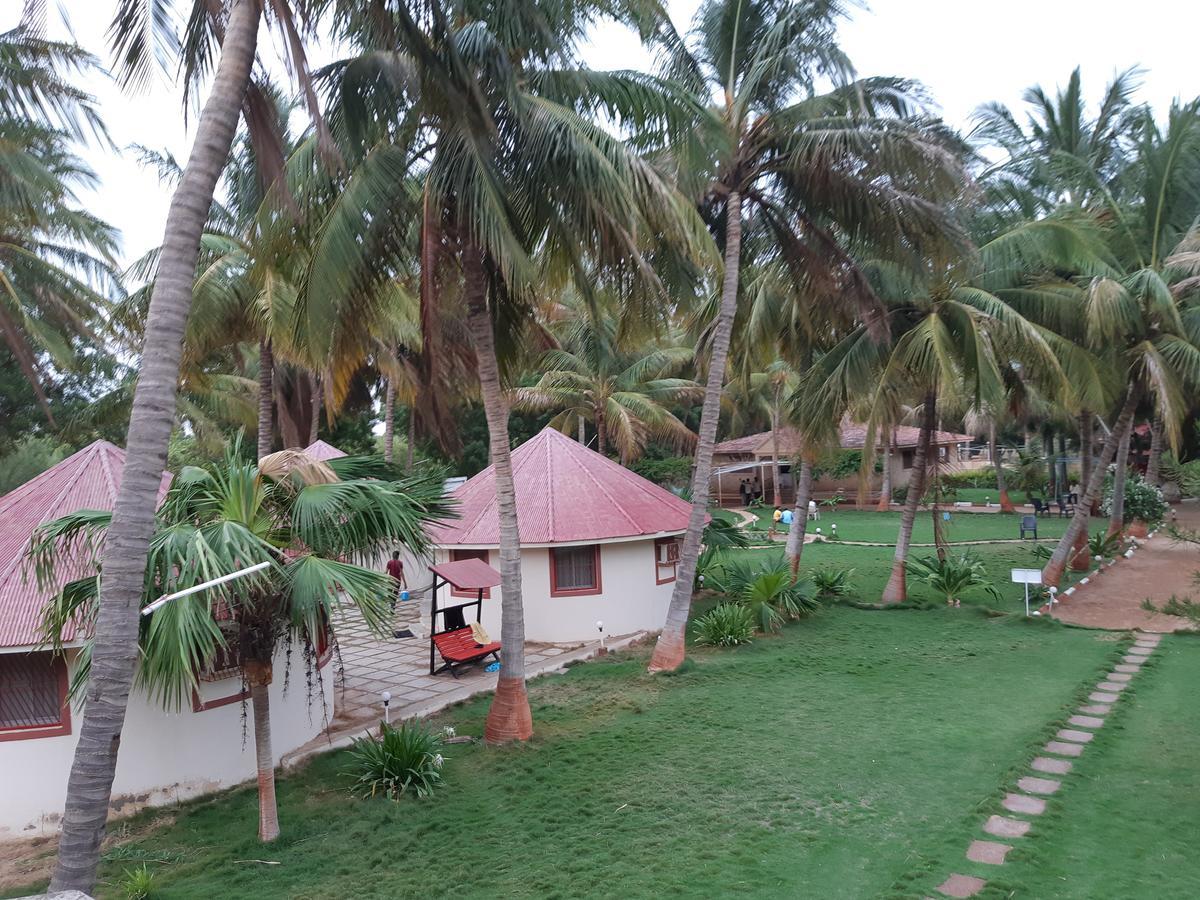 Stay Guru Resort Farm Villa Bhuj Bagian luar foto